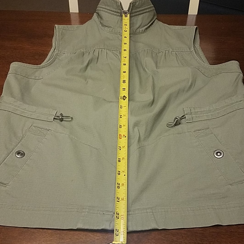Adorable Army Green Vest - Picture 7 of 10